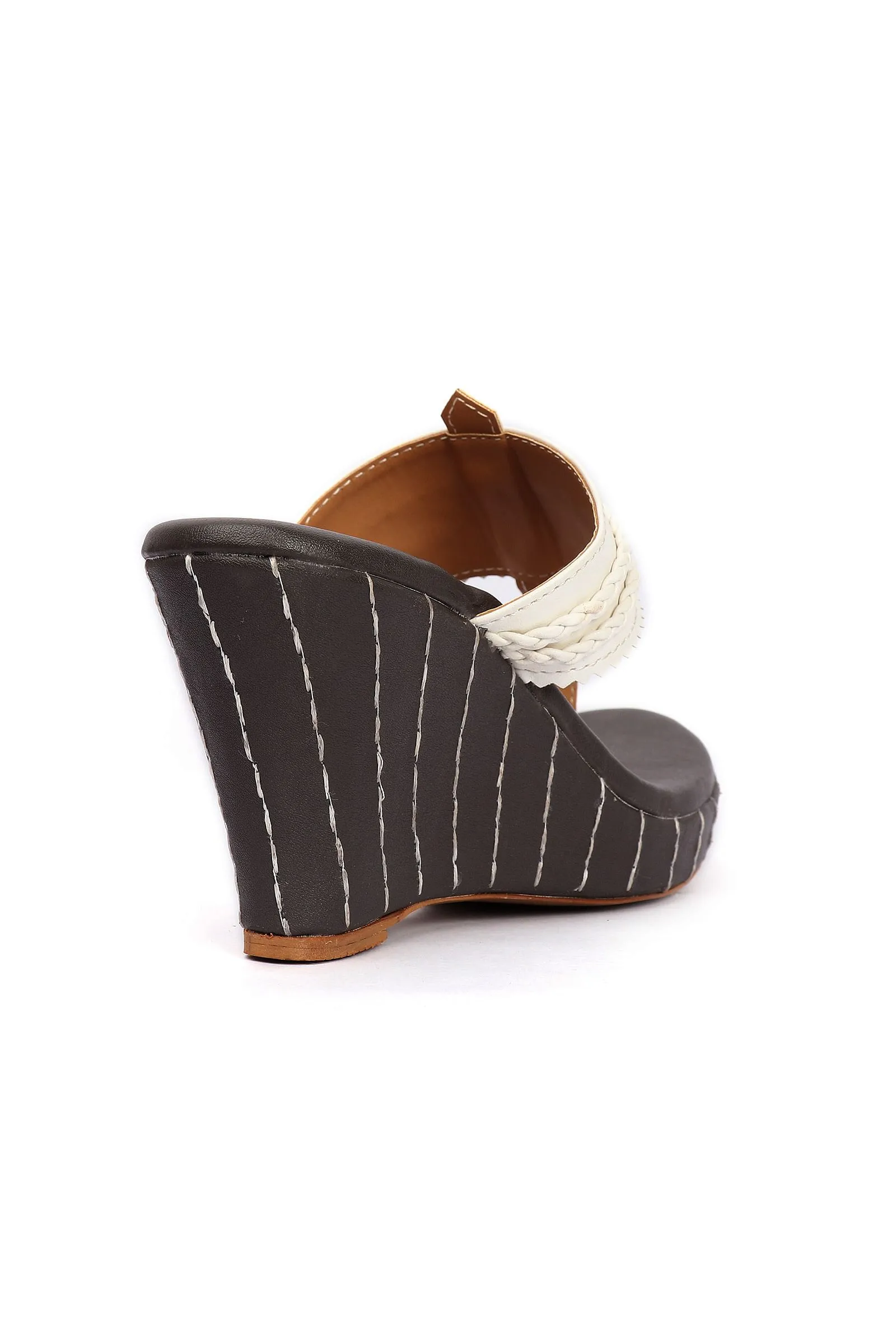 Iya White & Black Braided & Fringed One Toe Wedges