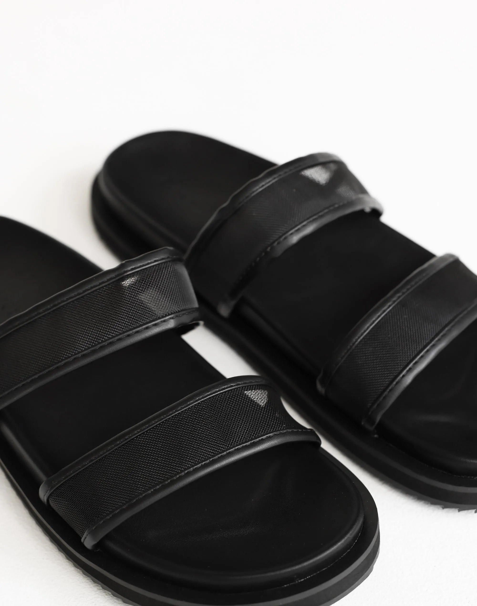 Tamre Slides (Black Mesh) - By Billini